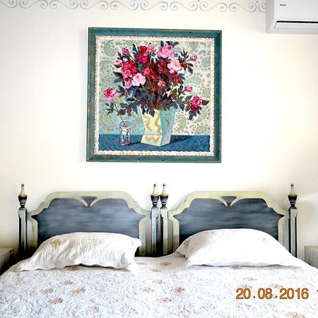 Bed and Breakfast Resedinta Rotundu Butuceny Esterno foto