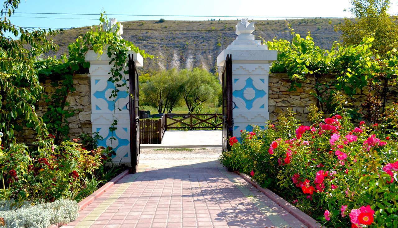 Bed and Breakfast Resedinta Rotundu Butuceny Esterno foto