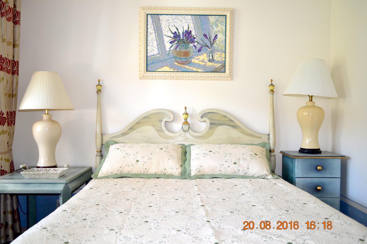 Bed and Breakfast Resedinta Rotundu Butuceny Esterno foto