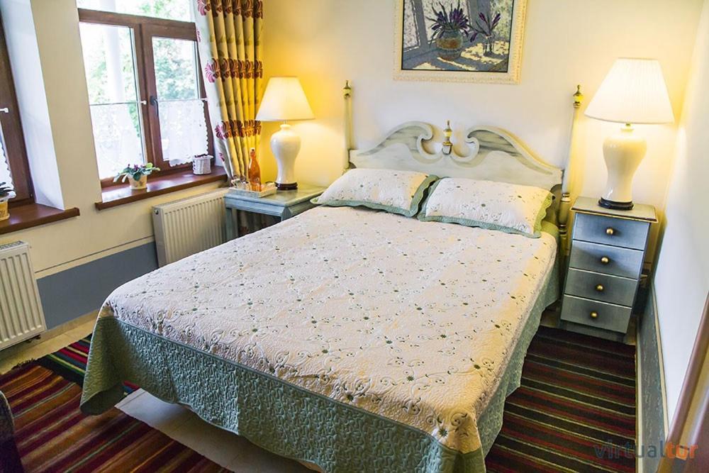 Bed and Breakfast Resedinta Rotundu Butuceny Esterno foto
